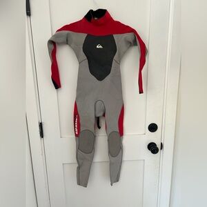 Kids Quiksilver Red and Gray Full-Body Wetsuit Size 10